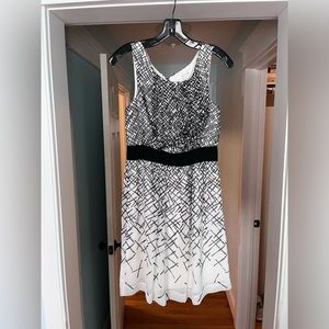 Max and cleo size 4 mixed media black and white formal dress.